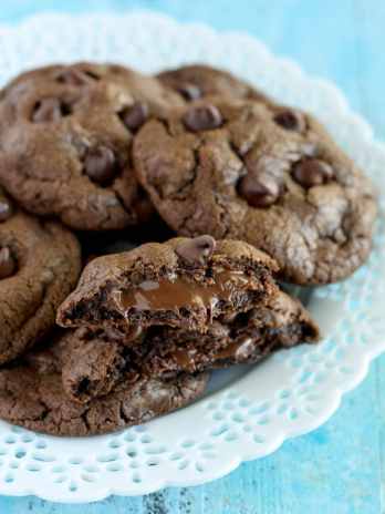 Nutella Stuffed Double Chocolate Cookies